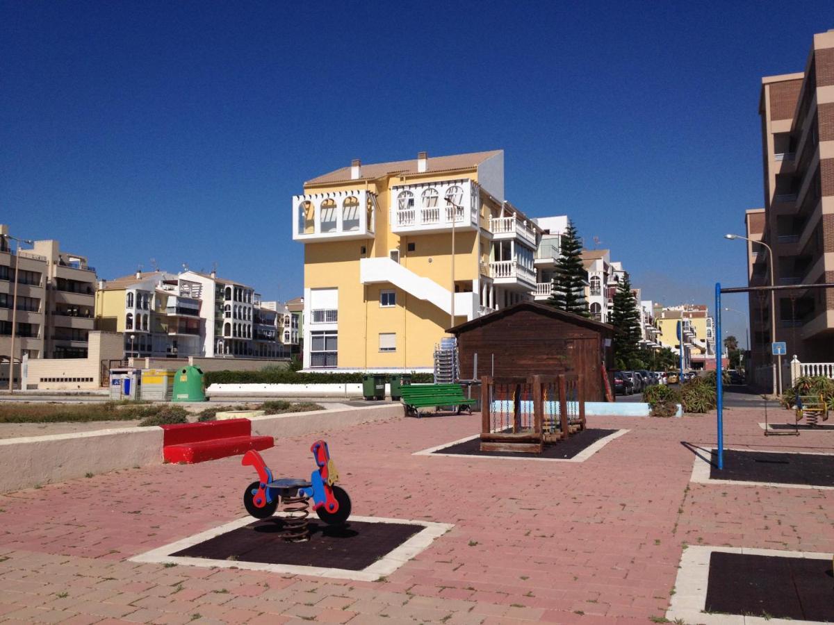 Apartment With Side Seaview 60 Meters From Sea Torrevieja Exterior foto